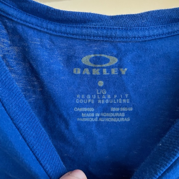 Oakley Men’s T-shirt - Picture 2 of 3